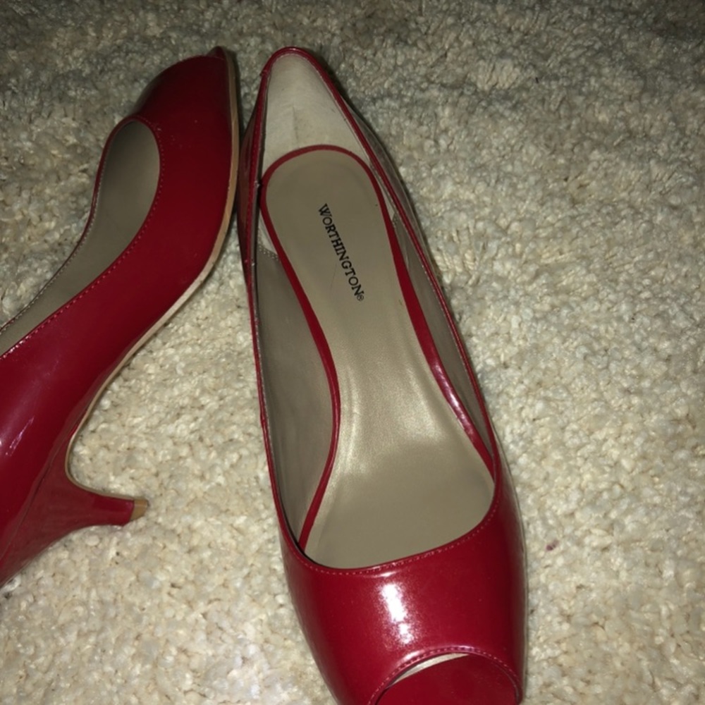 Red heels - Picture 2 of 2